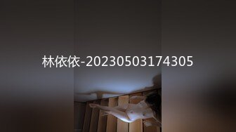 美女大学生被色魔摄影师忽悠掰开粉嫩的鲍鱼看看什么颜色