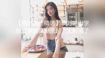 偷窥美容院，风韵老板娘关门和俩儿子床上玩手机，不知怎地妈妈就去玩了下儿子小鸡鸡，随后又玩手机了 牛啊这妈妈！